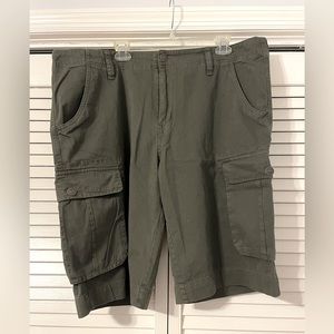 Men’s True Religion cargo shorts.